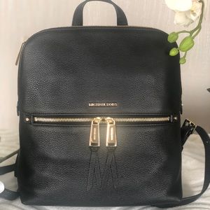 NWT Michael Kors Rhea Zip Black MD Slim Backpack